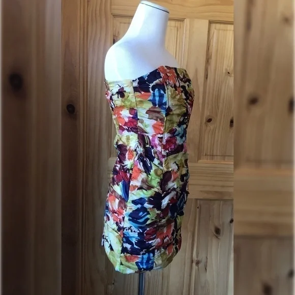 BB Dakota Ruched Abstract Floral Strapless Cotton Dress Size 4 - Picture 6 of 7